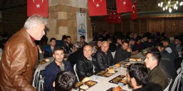 Bayburt Belediyesi'nden Ramazan'da Sıcak İftar Sofrası: Yeni Adres Eski Halk Eğitim Merkezi Haberi