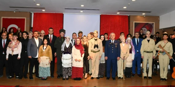 18 Mart'ta kahramanlar unutulmadı: Çiğli'de anma töreni haberi