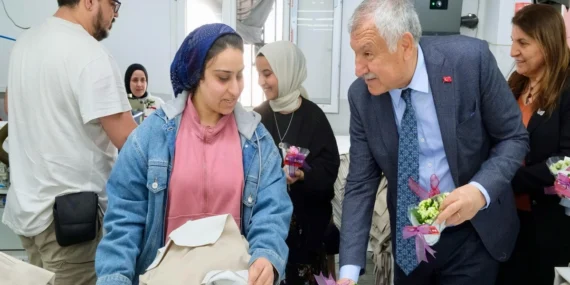 Adana'da kadınlar günü etkinlikleri sürüyor haberi