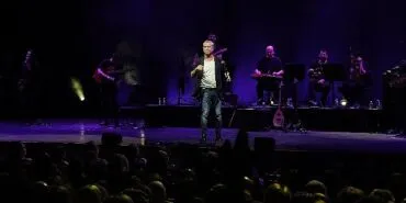 Allianz Türkiye ve Lokman Hekim Sağlık Vakfı iş birliğiyle Levent Yüksel ‘Geleceğin Hekimleri’ için sahnedeydi haberi