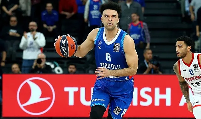 Anadolu Efes Spor Kulübü, Turkish Airlines EuroLeague’in 25. Yılına Özel 90’lar Nostalji Forması ile Parkeye Çıktı haberi