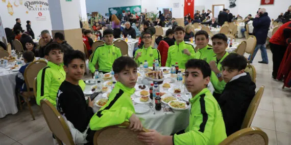 Ankara Keçiören'de Özarslan önce sporcular sonra engellilerle buluştu haberi