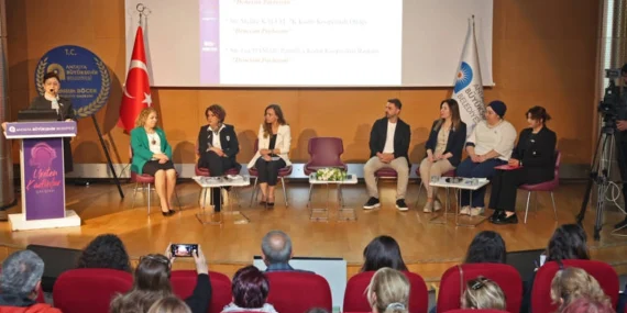 Antalya Büyükşehir Üreten Kadınlar Çalıştayı düzenledi haberi