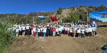Antalya Kumluca'da fidanlar toprakla buluştu! haberi