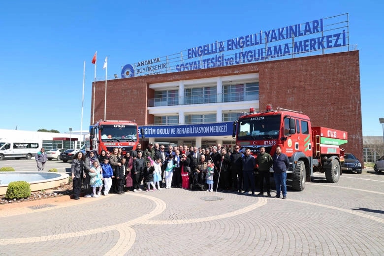 Antalyalı Down sendromlu çocuklar eğlendi haberi