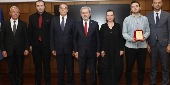 “Arıburnu’nda Bal Yapmak” belgeseli izleyiciyle buluştu haberi