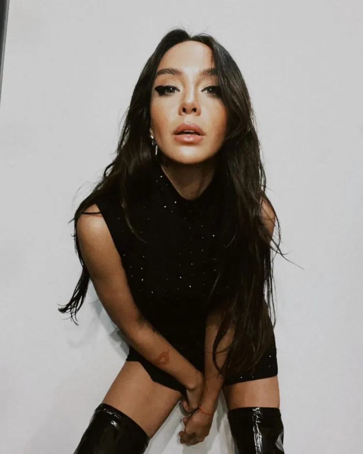 Aybüke Albere'den anlamlı proje: Kimsesiz çocuklara masal okuyacak! haberi