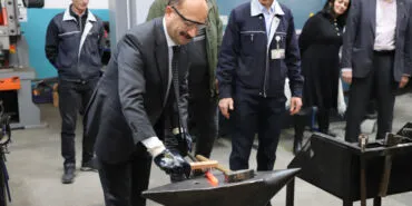 Baharın habercisi için Bursa Tophane MTAL'de demir dövüldü haberi