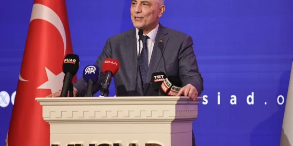 Bakan Bolat: Kent lokantasına değil, Vedat Milor'a soruldu! haberi