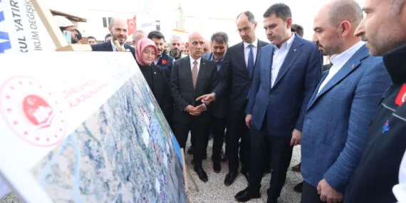 Bakan Kurum Kahramanmaraş'ta afet konutlarını inceledi haberi