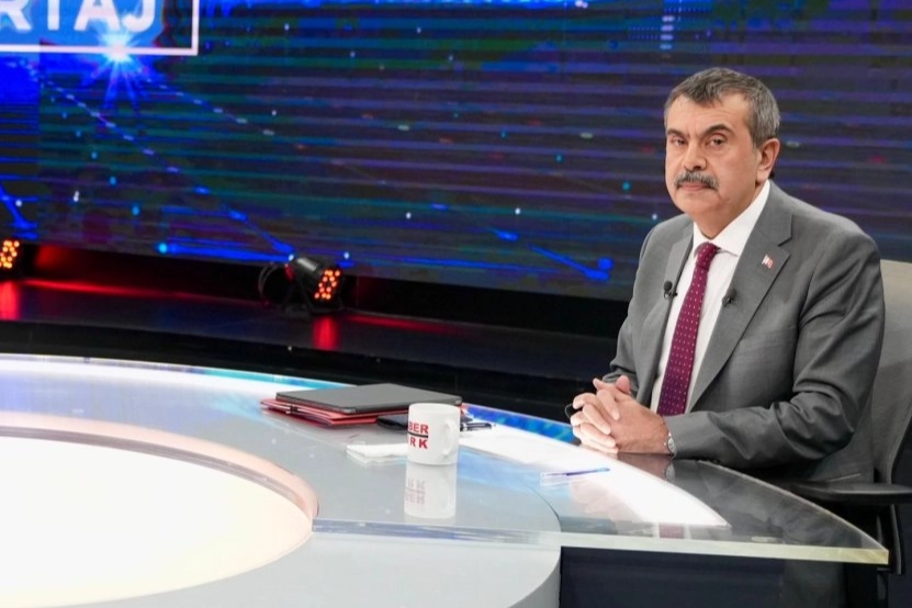 Bakan Tekin: Okullardaki personel yetersizliği 'hizmet alımı' ile çözülecek haberi
