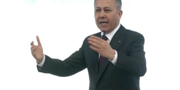 Bakan Yerlikaya son durumu açıkladı: Halen 978 şüpheli gözaltında haberi