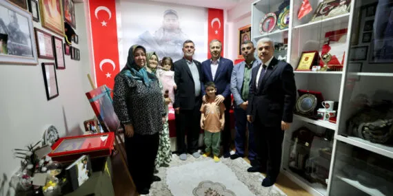 Bakan Yerlikaya'dan Konya'da şehit ailesine ziyaret haberi