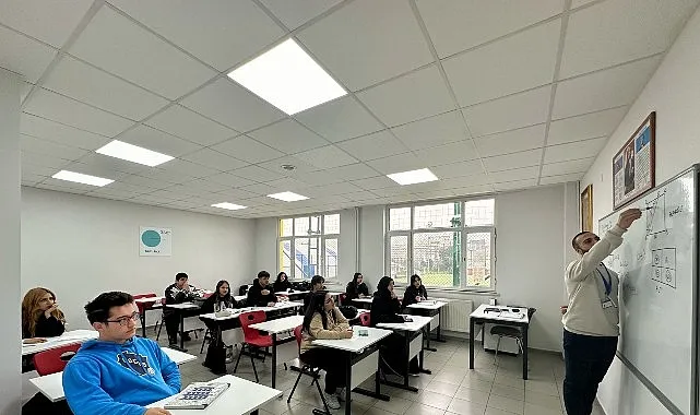 Bakırköylü Gençler Ücretsiz LGS ve YKS Kursları ile Geleceğe Hazırlanıyor haberi
