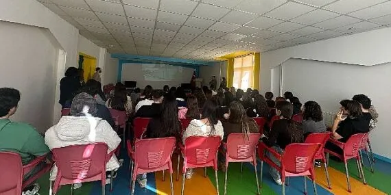 Bakırköylü öğrenciler geleceğe umutla bakıyor haberi