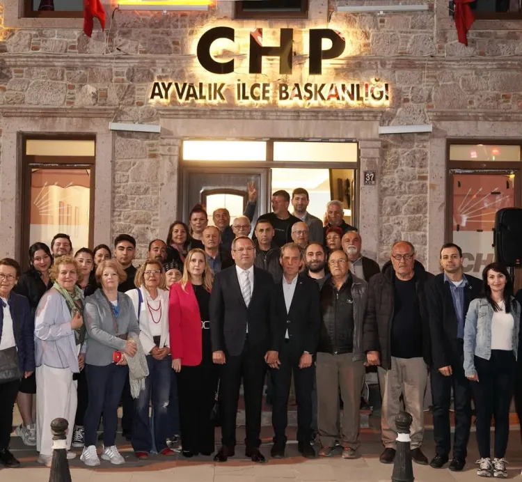 Balıkesir Ayvalık'ta CHP örgütü bayramlaştı haberi