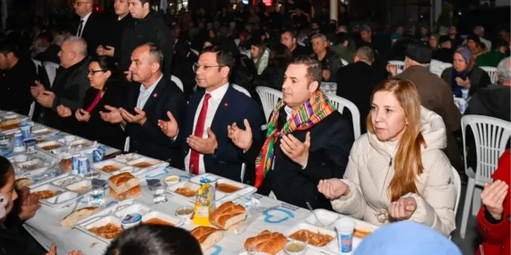 Balıkesir Büyükşehir'den Sındırgı'da 2 bin kişiye iftar haberi