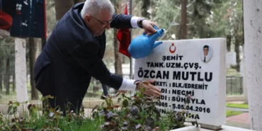 Balıkesir Edremit Şehitliği'ne anlamlı ziyaret haberi