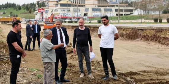 Başkan Alemdar, metrobüs hattında çalışmaları inceledi haberi