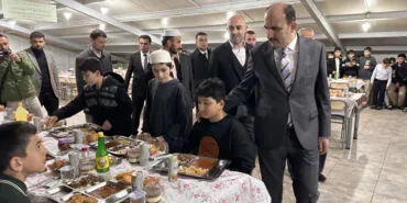 Başkan Altay Çumralıların Ramazan bereketine ortak oldu haberi