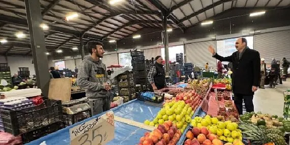 Başkan Altay İftar Öncesi Büyük Sinan Semt Pazarı’nı Ziyaret Etti haberi