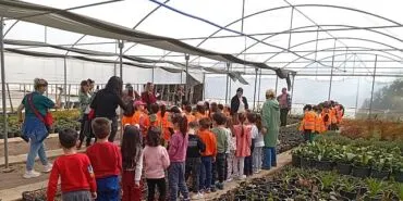 Başkan Çerçioğlu’nun Çalışmaları ile Minik Öğrenciler Doğa Sevgisini Öğreniyor haberi