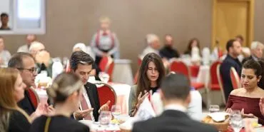 Başkan Denizli, 18 Mart Şehitleri Anma Günü ve Çanakkale Zaferi’nin 110. yıl dönümünde şehit aileleri ve gaziler ile bir araya geldi   haberi