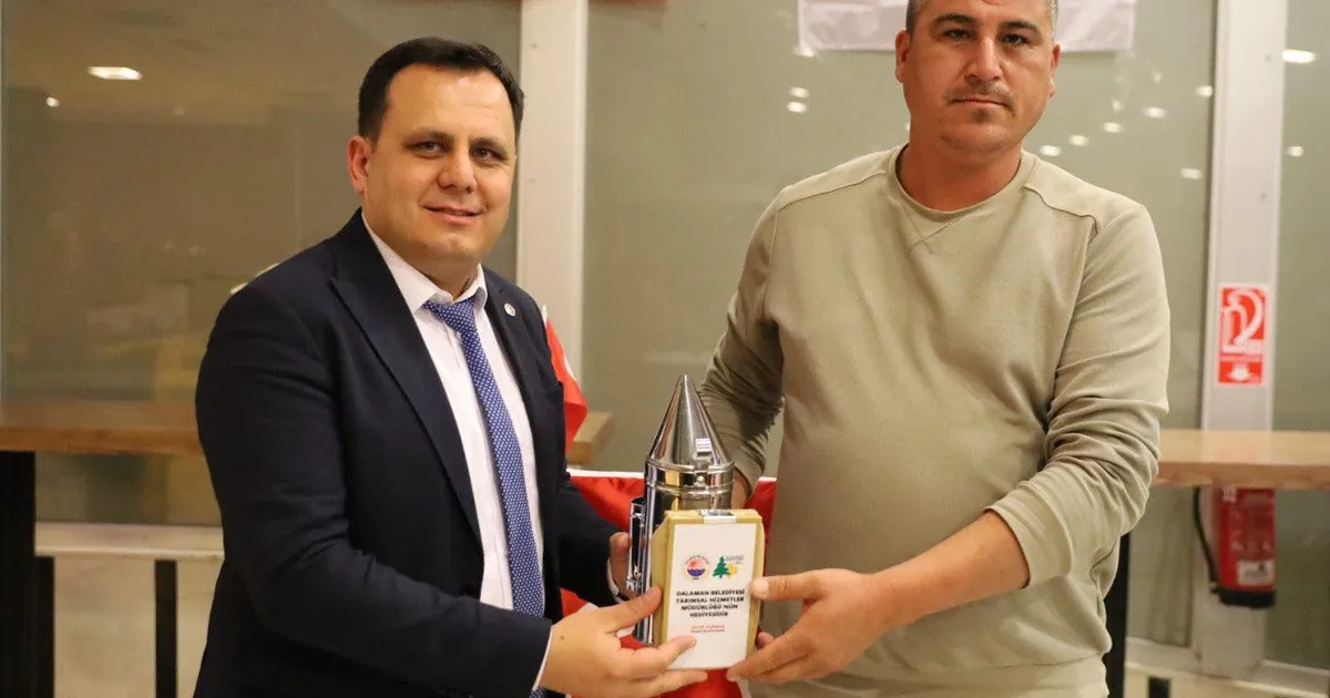 Başkan Durmuş, arıcılara körük dağıttı haberi