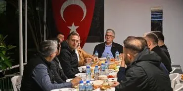 Başkan Eşki sahurda minibüsçülerle buluştu   haberi