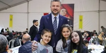 Başkan Görkem Duman, Kadir Gecesi’nde vatandaşlarla aynı sofrada buluştu haberi