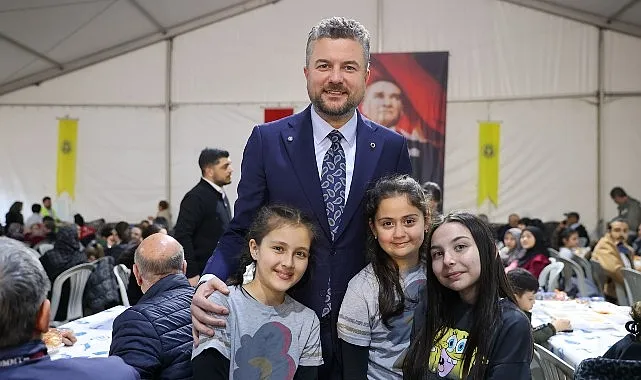 Başkan Görkem Duman, Kadir Gecesi’nde vatandaşlarla aynı sofrada buluştu haberi