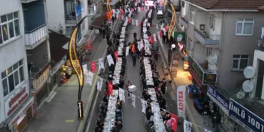 Başkan Hürriyet, halk iftarında Kuruçeşmelilerle bir araya geldi haberi