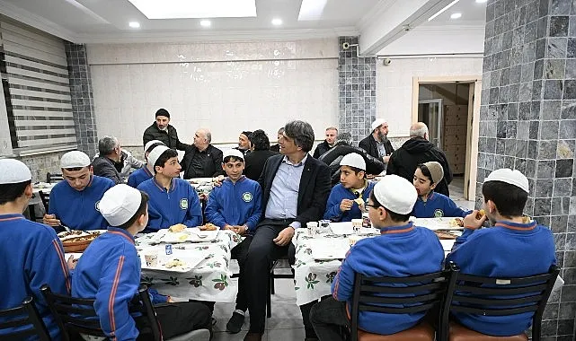 Başkan Kocaman, Kur’an Kursu Öğrencileriyle İftar Yaptı haberi