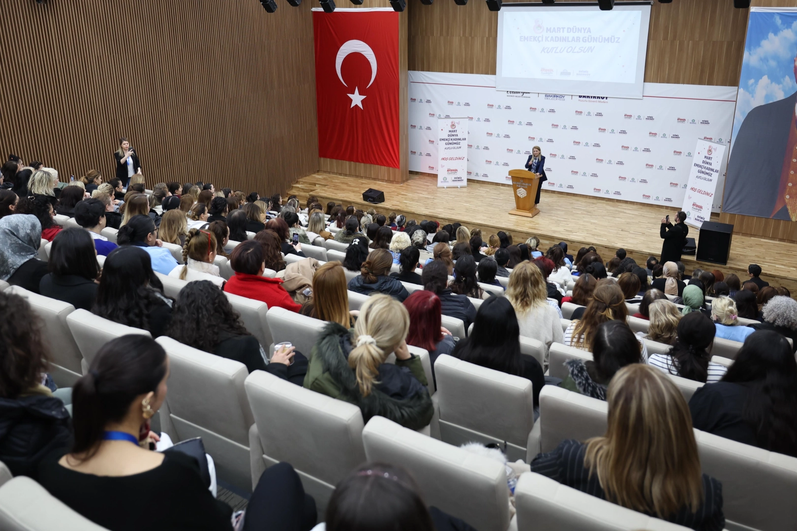 Başkan Ovalıoğlu, kadın çalışanlarla buluştu haberi