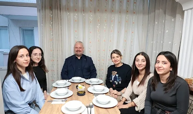 Başkan Pehlivan, öğrencilerin iftar sofrasına konuk oldu haberi