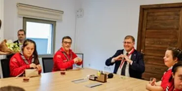 Başkan Tugay down sendromlu izcileri ağırladı haberi