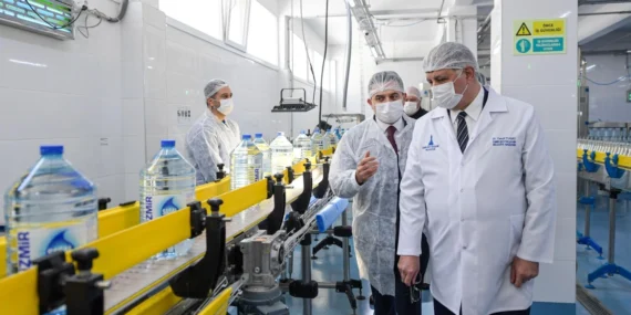 Başkan Tugay’dan İzmir Şaşal Su Fabrikası’na ziyaret! haberi