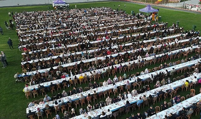 Bayındır Belediyesi Kadir Gecesi’nde İftar Yemeği Düzenledi haberi