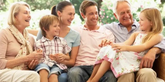 Bayram ziyaretleri kuşaklar arası iletişimi sağlıyor! Tatil olarak görülmesi ziyaretleri azaltıyor haberi