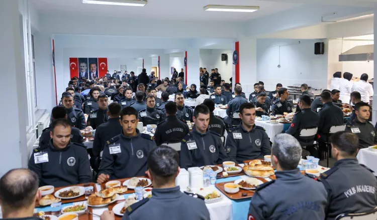 Bilecik ValisiAygöl, polis adaylarıyla iftar programında buluştu haberi