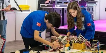 Bilim Kahramanları’nın yeni görevi okyanusları keşfetmek haberi