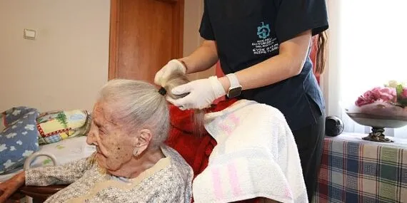 Bir asırlık ömre, evde bakım hizmeti haberi