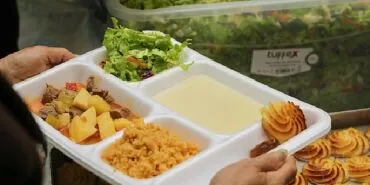 Burhaniye'de ramazan paylaştıkça güzel haberi