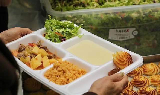Burhaniye'de ramazan paylaştıkça güzel haberi