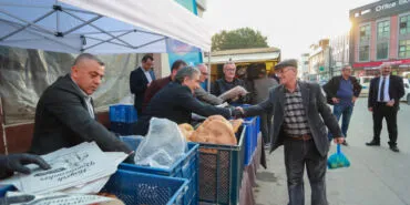 Bursa Gemlik'te iftarlık pideler belediyeden haberi