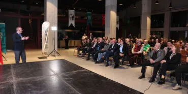 Bursa Nilüfer'de Alphan Manas ile “Geleceğe Ne Kadar Hazırız?” haberi