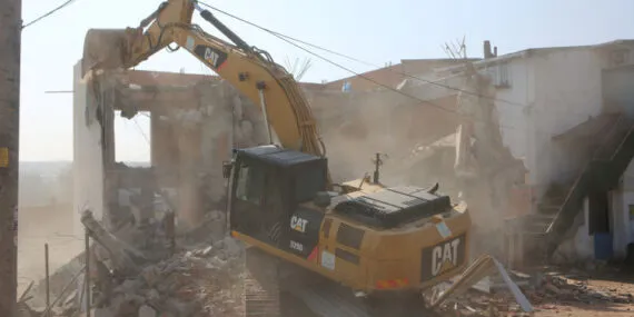 Bursa Nilüfer’de 2 katlı kaçak bina yıkıldı haberi