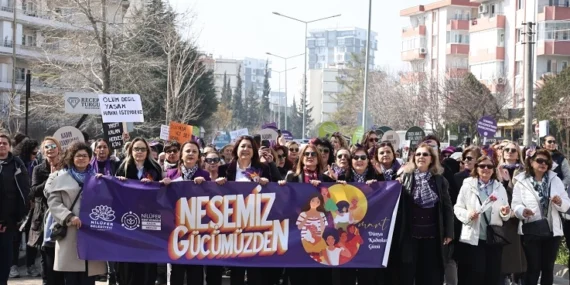 Bursa Nilüferli kadınlar, 8 Mart’ta adalet ve eşitlik için yürüdü haberi