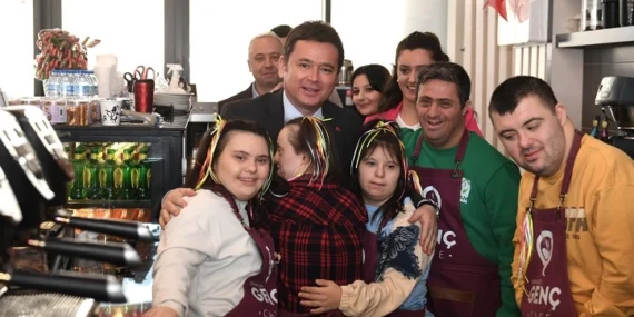 Bursa Osmangazi'de Down sendromlu bireyler kafe işletti haberi