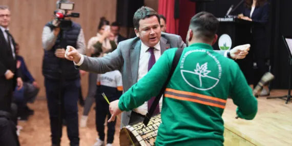 Bursa Osmangazi'de temizlik işçileri bu kez kulakların pasını temizledi haberi